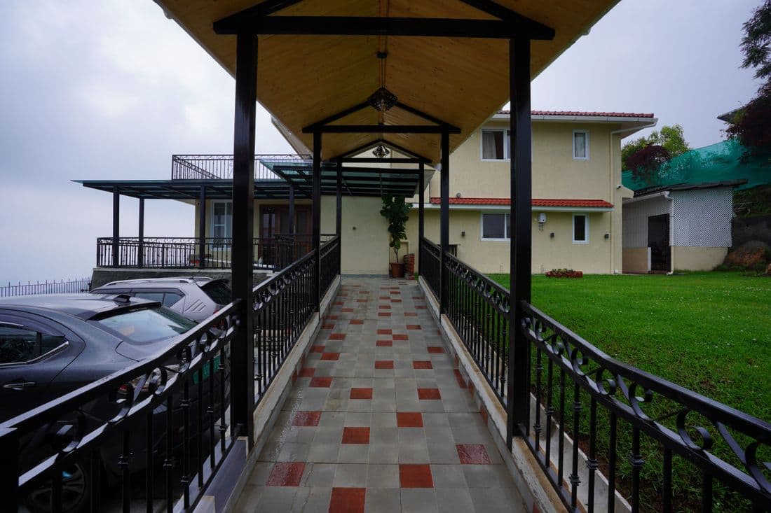 Entrance ramp to the house